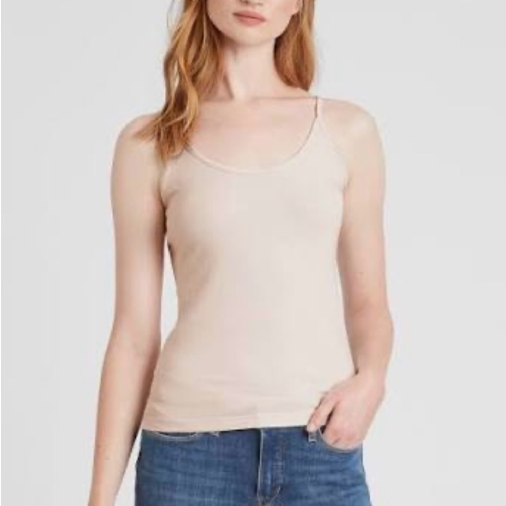 Banana Republic Women’s Essential Layering Camisole. Ivory Champagne. XS. NWT.